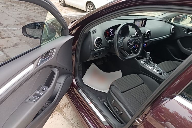 Used Audi A3 2019 Limousine 35 TFSI Sporty Version China VI Driver Seat