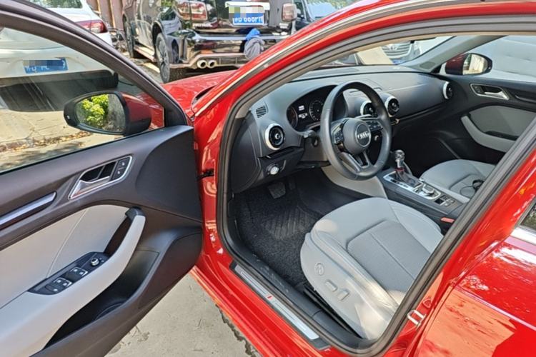 Used Audi A3 2019 Sportback 35 TFSI Fashion Edition China VI Emission Standard Driver Seat