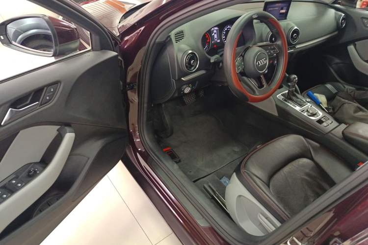 Used Audi A3 2019 Limousine 35 TFSI Ambition China VI Driver Seat