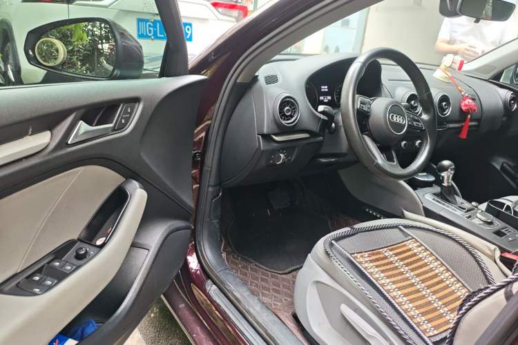 Used Audi A3 2019 Limousine 35 TFSI Ambition China VI Driver Seat