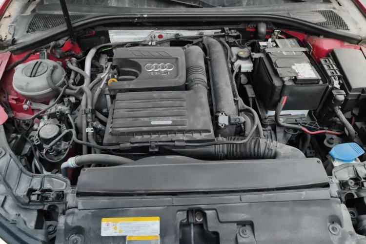 Used Audi A3 2019 Sportback 35 TFSI Ambition China VI Engine Bay