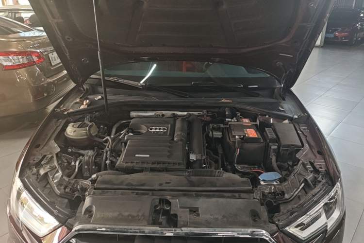 Used Audi A3 2019 Limousine 35 TFSI Ambition China V Engine Bay