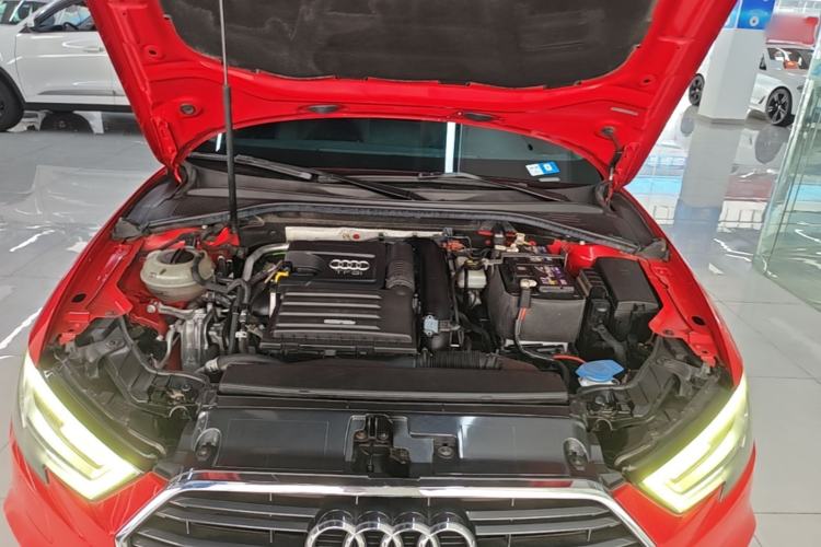 Used Audi A3 2019 Limousine 35 TFSI Fashion Edition China V standard Engine Bay