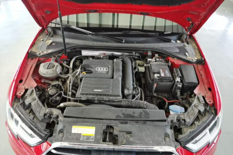Used Audi A3 2019 Sportback 35 TFSI Ambition China VI Engine Bay