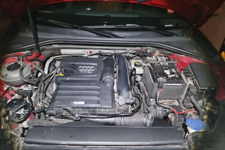Used Audi A3 2019 Limousine 35 TFSI Fashion Edition China VI Emission Standard Engine Bay