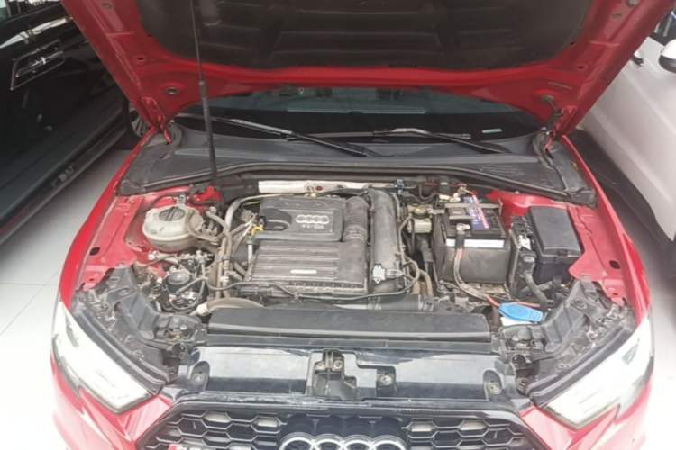 Used Audi A3 2019 Limousine 35 TFSI Style Edition China VI Emission Standard Engine Bay