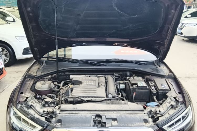 Used Audi A3 2019 Limousine 35 TFSI Fashion Edition China VI Emission Standard Engine Bay