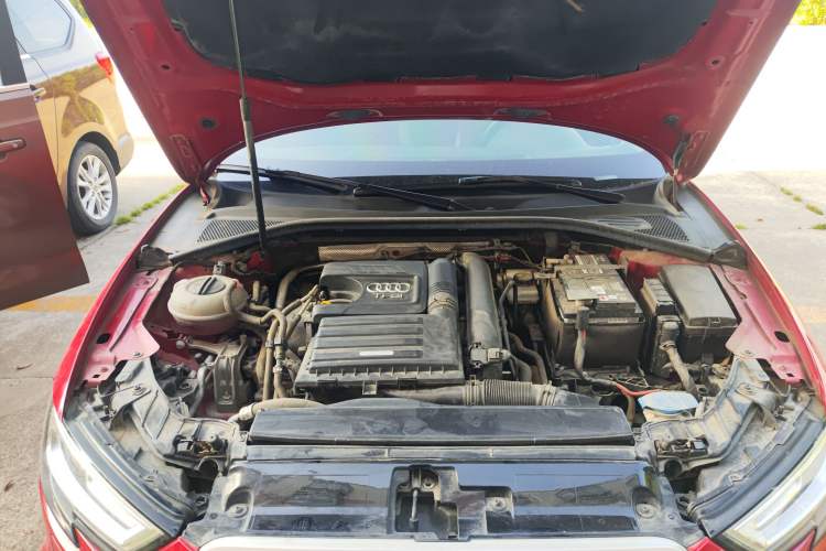 Used Audi A3 2019 Limousine 35 TFSI Fashion Edition China V standard Engine Bay