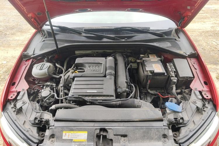 Used Audi A3 2019 Sportback 35 TFSI Fashion Edition China VI Emission Standard Engine Bay