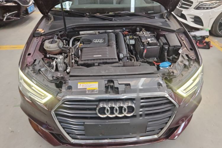Used Audi A3 2019 Limousine 35 TFSI Fashion Edition China V standard Engine Bay