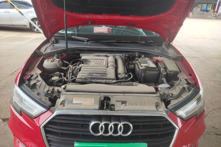 Used Audi A3 2019 Limousine 35 TFSI Fashion Edition China VI Emission Standard Engine Bay