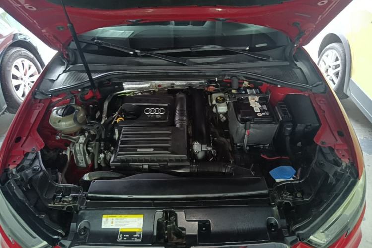 Used Audi A3 2019 Limousine 35 TFSI Fashion Edition China V standard Engine Bay
