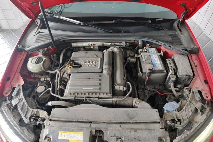 Used Audi A3 2019 Limousine 35 TFSI Fashion Edition China VI Emission Standard Engine Bay