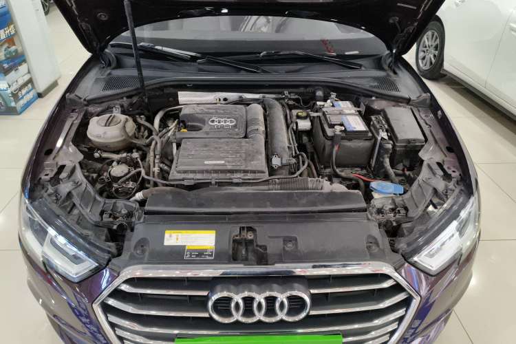 Used Audi A3 2019 Limousine 35 TFSI Ambition China VI Engine Bay