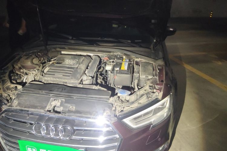 Used Audi A3 2019 Limousine 35 TFSI Style Version China V Emission Standard Engine Bay Left