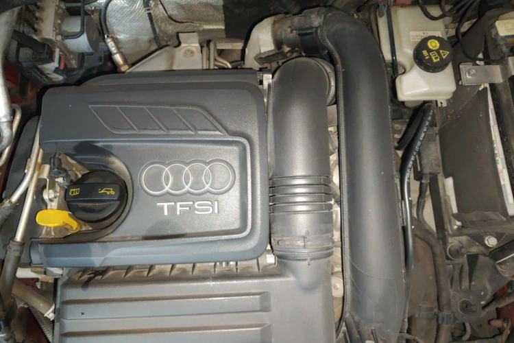 Used Audi A3 2019 Limousine 35 TFSI Fashion Edition China VI Emission Standard Engine Bay