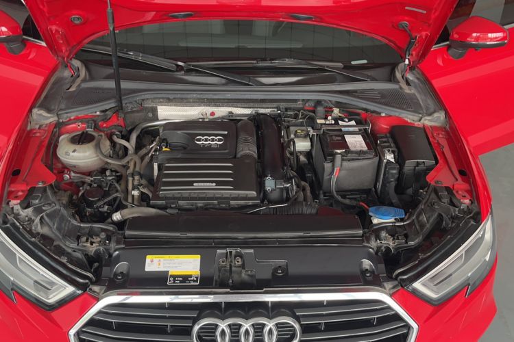 Used Audi A3 2019 Limousine 35 TFSI Fashion Edition China VI Emission Standard Engine Bay