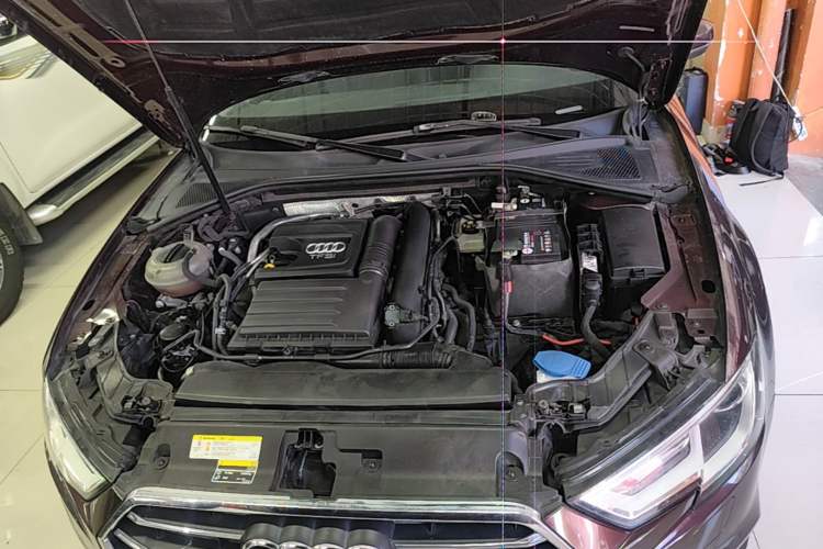Used Audi A3 2019 Limousine 35 TFSI Ambition China VI Engine Bay