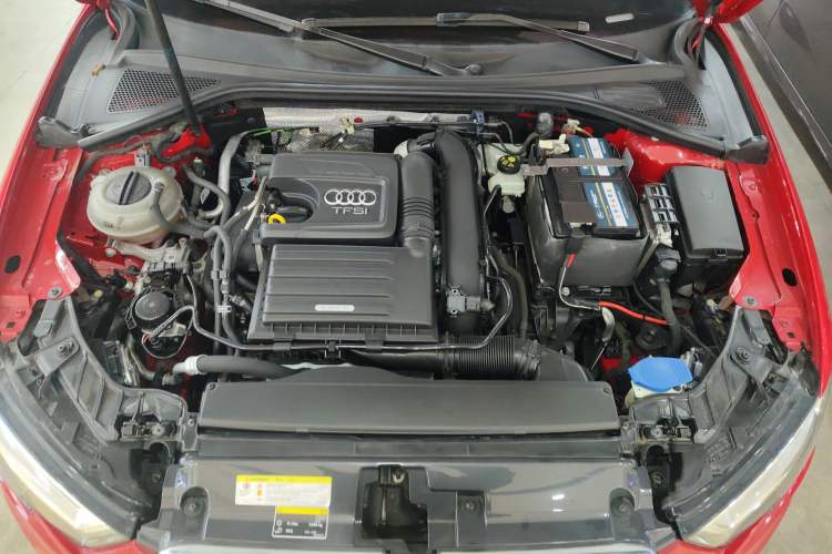 Used Audi A3 2019 Limousine 35 TFSI Fashion Edition China VI Emission Standard Engine Bay