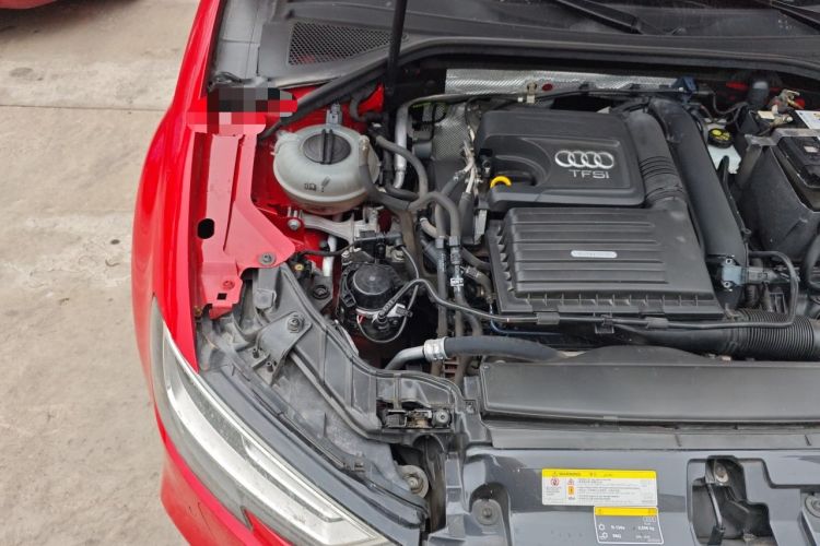 Used Audi A3 2019 Limousine 35 TFSI Fashion Edition China VI Emission Standard Engine Bay Right
