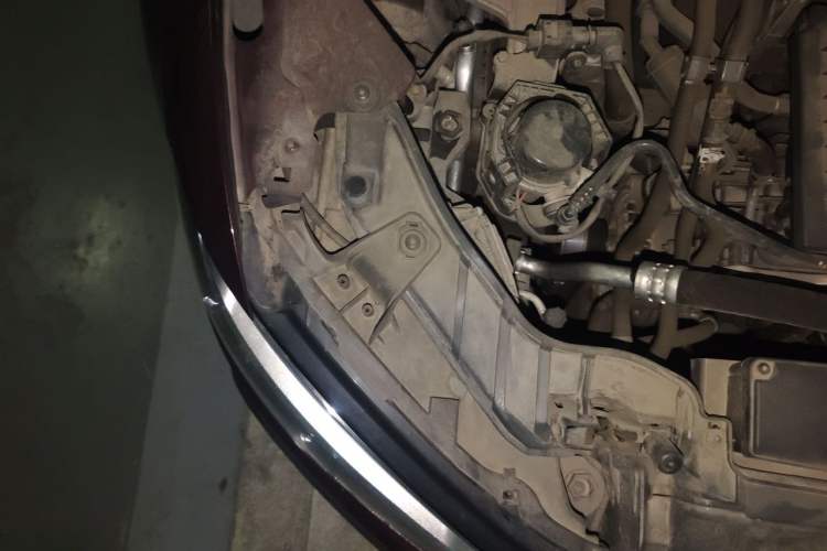 Used Audi A3 2019 Limousine 35 TFSI Fashion Edition China VI Emission Standard Engine Bay Right