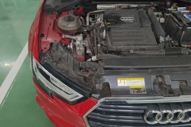 Used Audi A3 2019 Limousine 35 TFSI Sport Edition China V Emission Standard Engine Bay Right