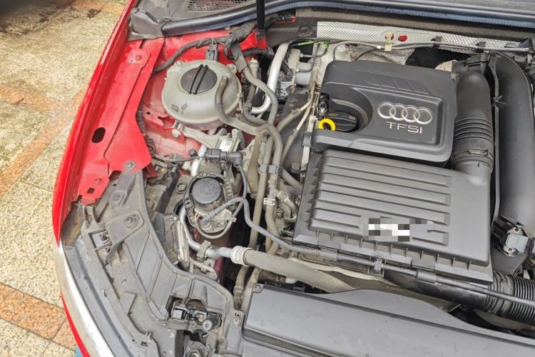 Used Audi A3 2019 Limousine 35 TFSI Style Edition China VI Emission Standard Engine Bay Right