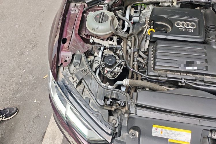 Used Audi A3 2019 Limousine 35 TFSI Ambition China VI Engine Bay Right