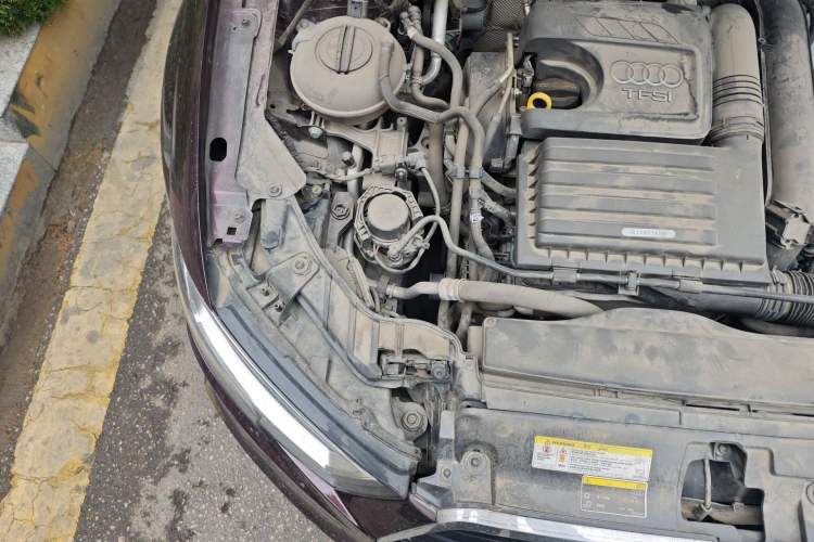 Used Audi A3 2019 Limousine 35 TFSI Fashion Edition China V standard Engine Bay Right