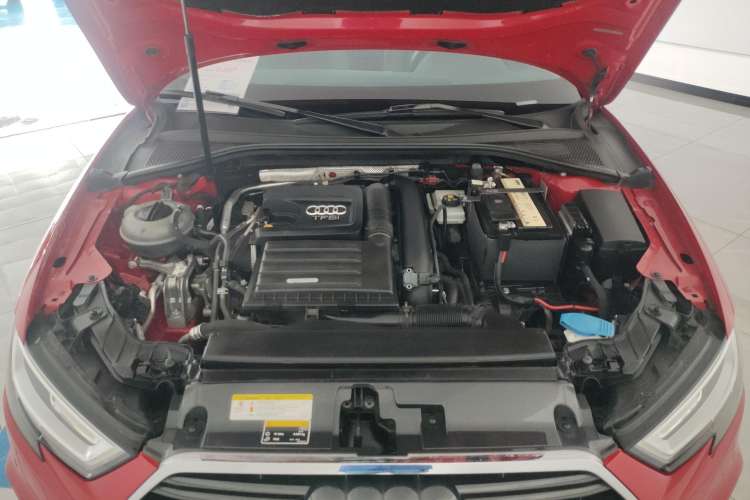 Used Audi A3 2019 Limousine 35 TFSI Fashion Edition China V standard Engine Bay