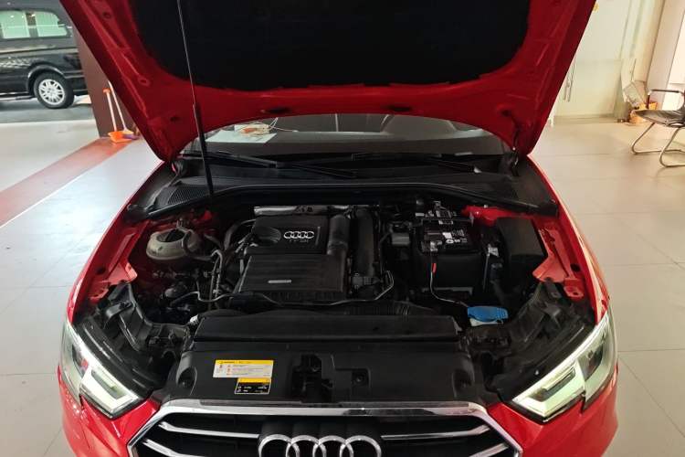 Used Audi A3 2019 Sportback 35 TFSI Ambition China VI Engine Bay