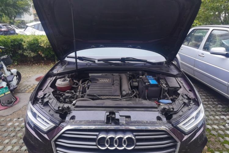 Used Audi A3 2019 Limousine 35 TFSI Fashion Edition China VI Emission Standard Engine Bay