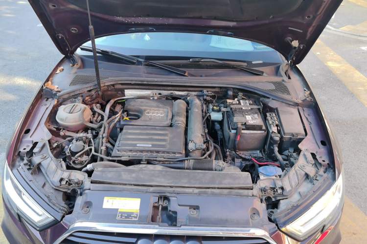 Used Audi A3 2019 Limousine 35 TFSI Fashion Edition China VI Emission Standard Engine Bay