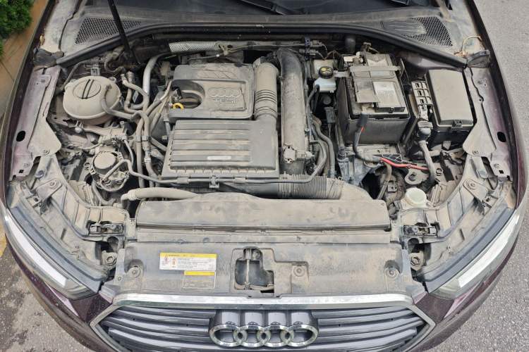 Used Audi A3 2019 Limousine 35 TFSI Fashion Edition China V standard Engine Bay