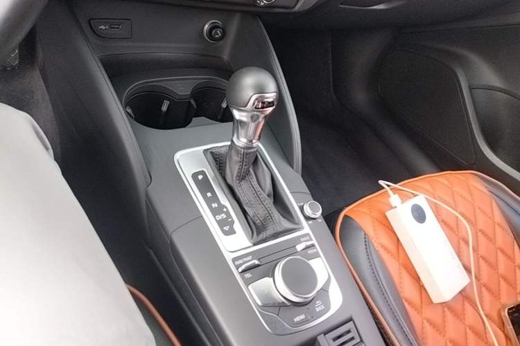 Used Audi A3 2019 Limousine 35 TFSI Ambition China VI Gear Lever