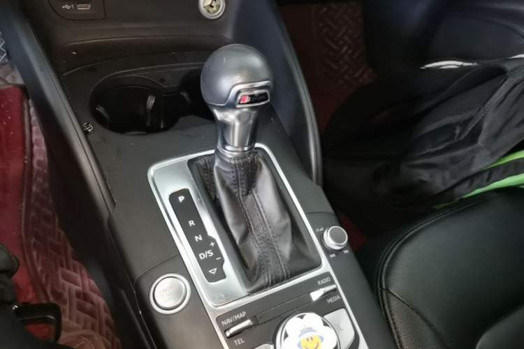 Used Audi A3 2019 Sportback 35 TFSI Ambition China VI Gear Lever