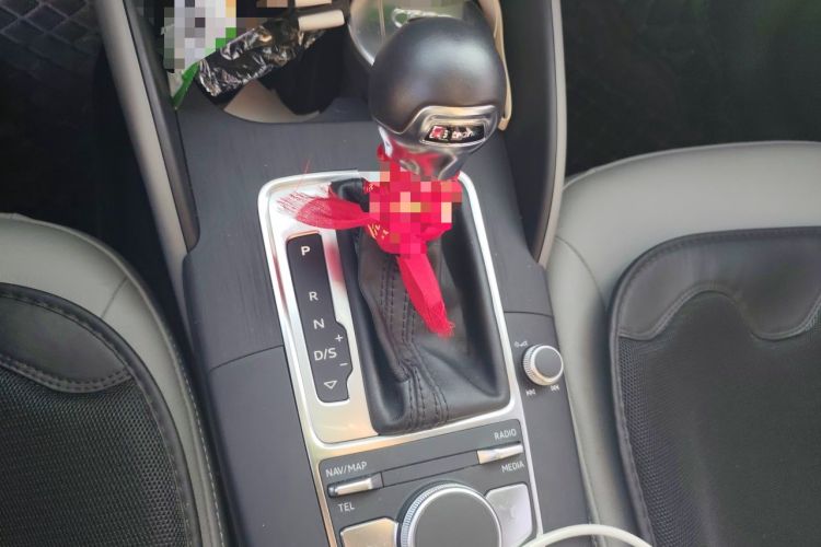 Used Audi A3 2019 Limousine 35 TFSI Fashion Edition China V standard Gear Lever
