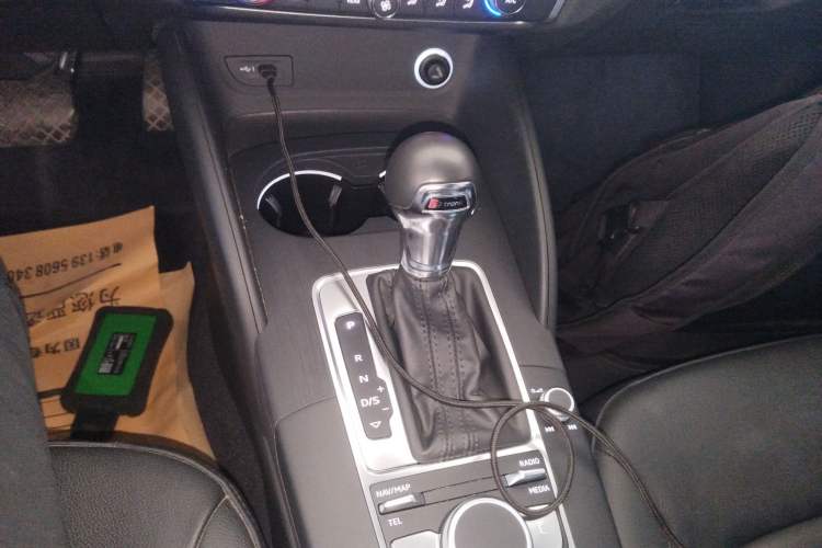 Used Audi A3 2019 Sportback 35 TFSI Style Edition China VI Emission Standard Gear Lever