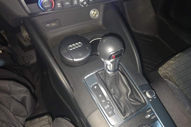 Used Audi A3 2019 Sportback 35 TFSI Sporty Version China VI Gear Lever
