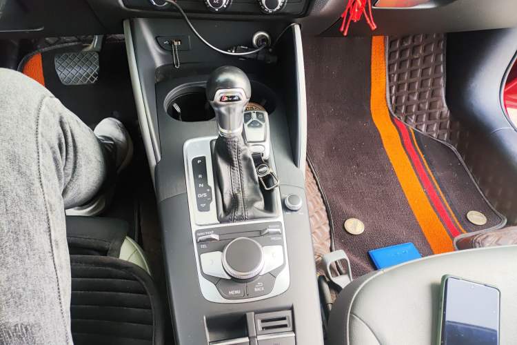 Used Audi A3 2019 Limousine 35 TFSI Fashion Edition China V standard Gear Lever