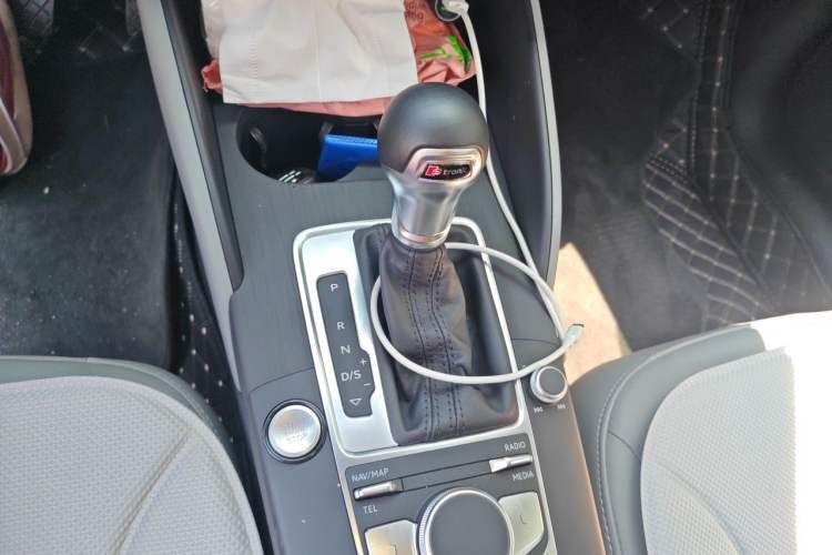 Used Audi A3 2019 Limousine 35 TFSI Fashion Edition China V standard Gear Lever