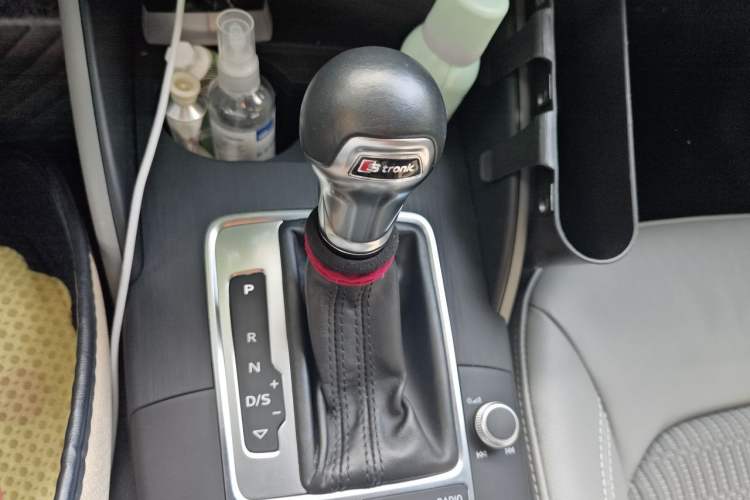 Used Audi A3 2019 Sportback 35 TFSI Fashion Edition China VI Emission Standard Gear Lever