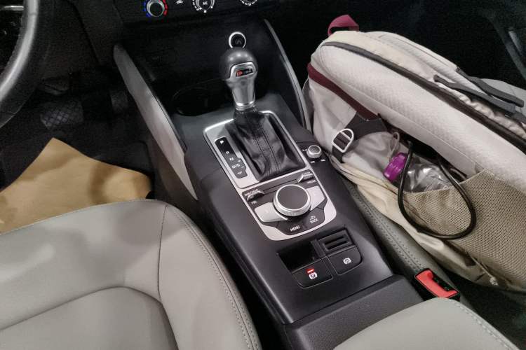 Used Audi A3 2019 Limousine 35 TFSI Ambition China VI Gear Lever
