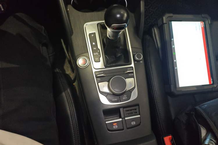 Used Audi A3 2019 Sportback 35 TFSI Sporty Version China VI Gear Lever