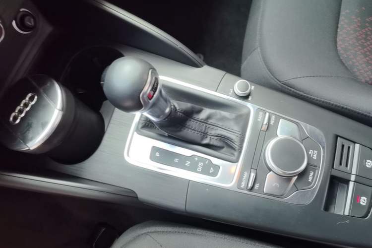 Used Audi A3 2019 Limousine 35 TFSI Ambition China V Gear Lever
