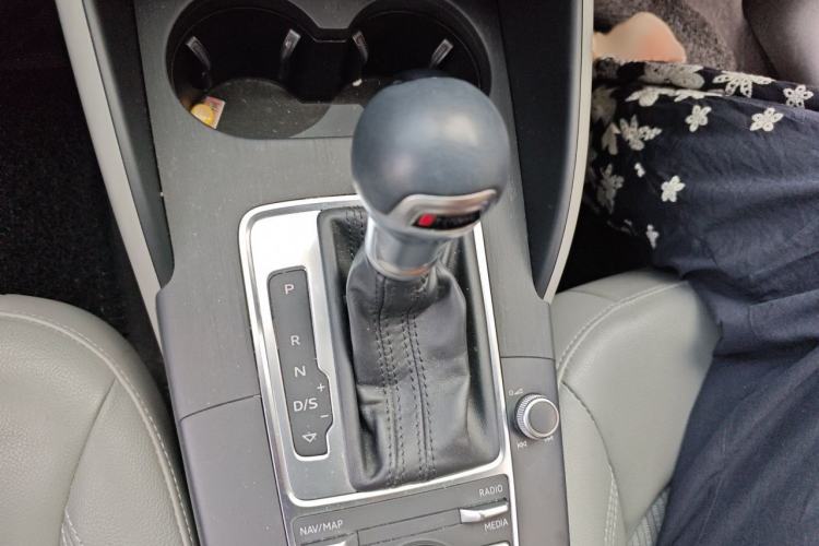 Used Audi A3 2019 Limousine 35 TFSI Fashion Edition China VI Emission Standard Gear Lever