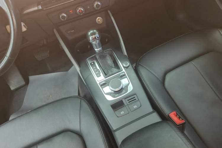 Used Audi A3 2019 Limousine 35 TFSI Ambition China V Gear Lever