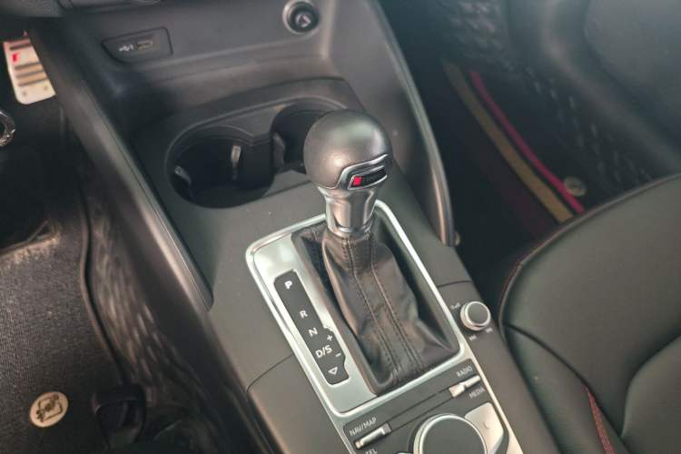 Used Audi A3 2019 Sportback 35 TFSI Ambition China VI Gear Lever