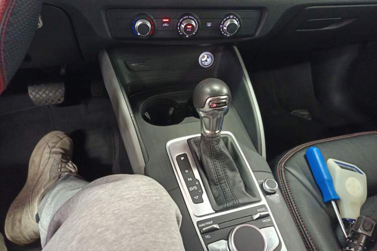 Used Audi A3 2019 Limousine 35 TFSI Ambition China VI Gear Lever