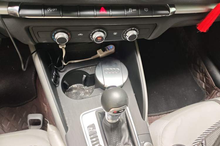 Used Audi A3 2019 Limousine 35 TFSI Ambition China VI Gear Lever
